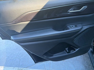 2023 Jeep Grand Cherokee L Laredo 4x4