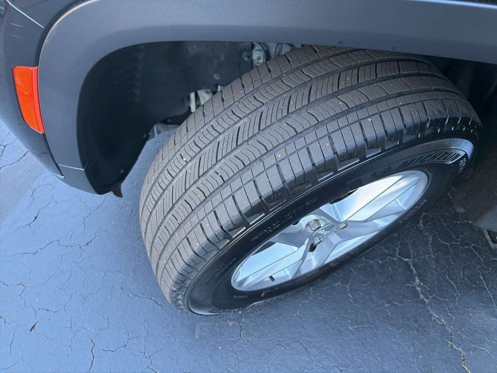 2023 Jeep Grand Cherokee L Laredo 4x4