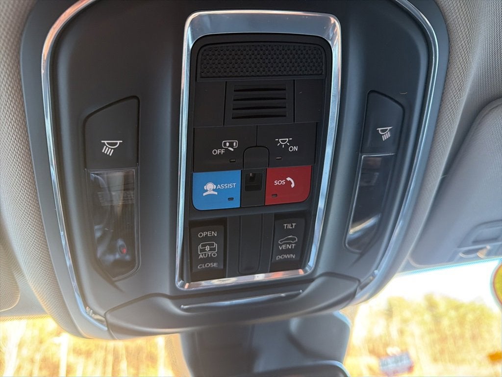 2023 Jeep Grand Cherokee L Laredo 4x4