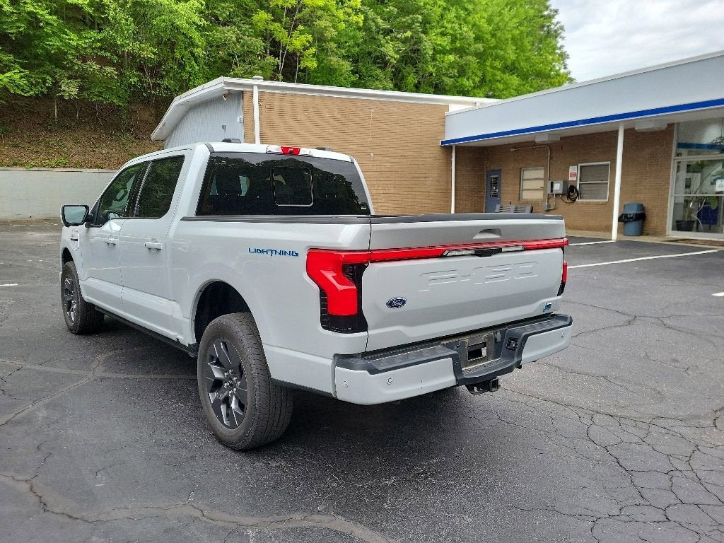 2023 Ford F-150 Lightning LARIAT