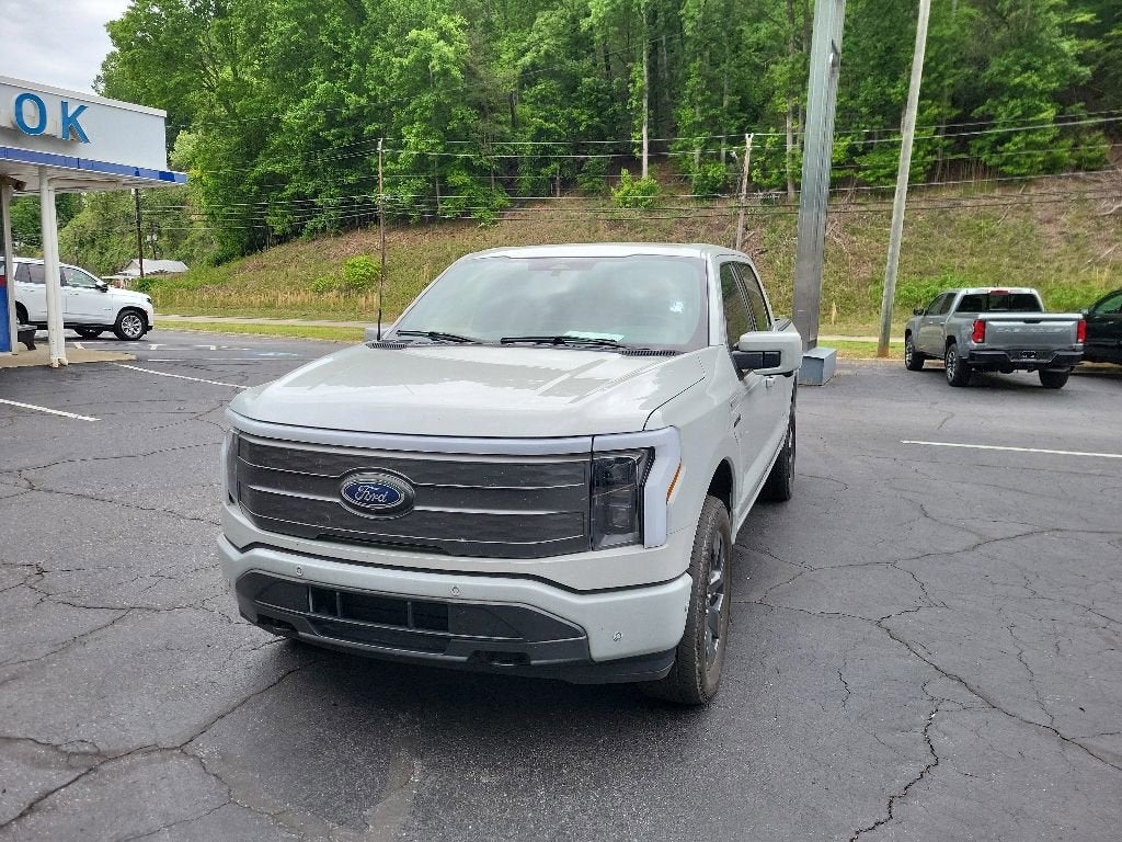 2023 Ford F-150 Lightning LARIAT