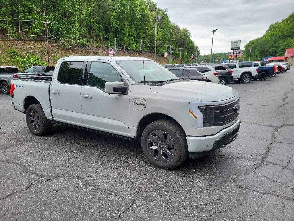 2023 Ford F-150 Lightning LARIAT