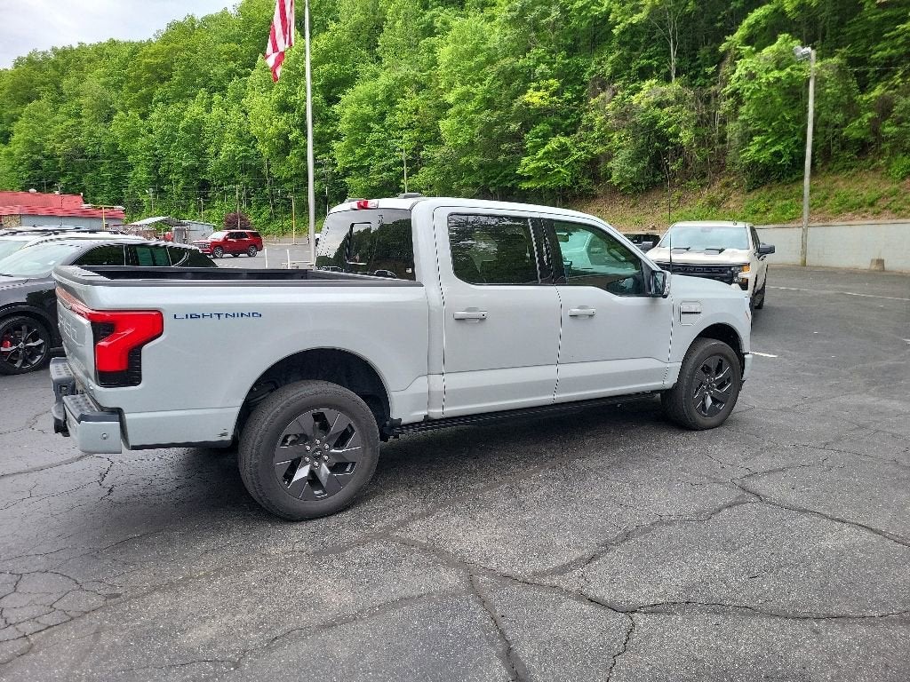2023 Ford F-150 Lightning LARIAT