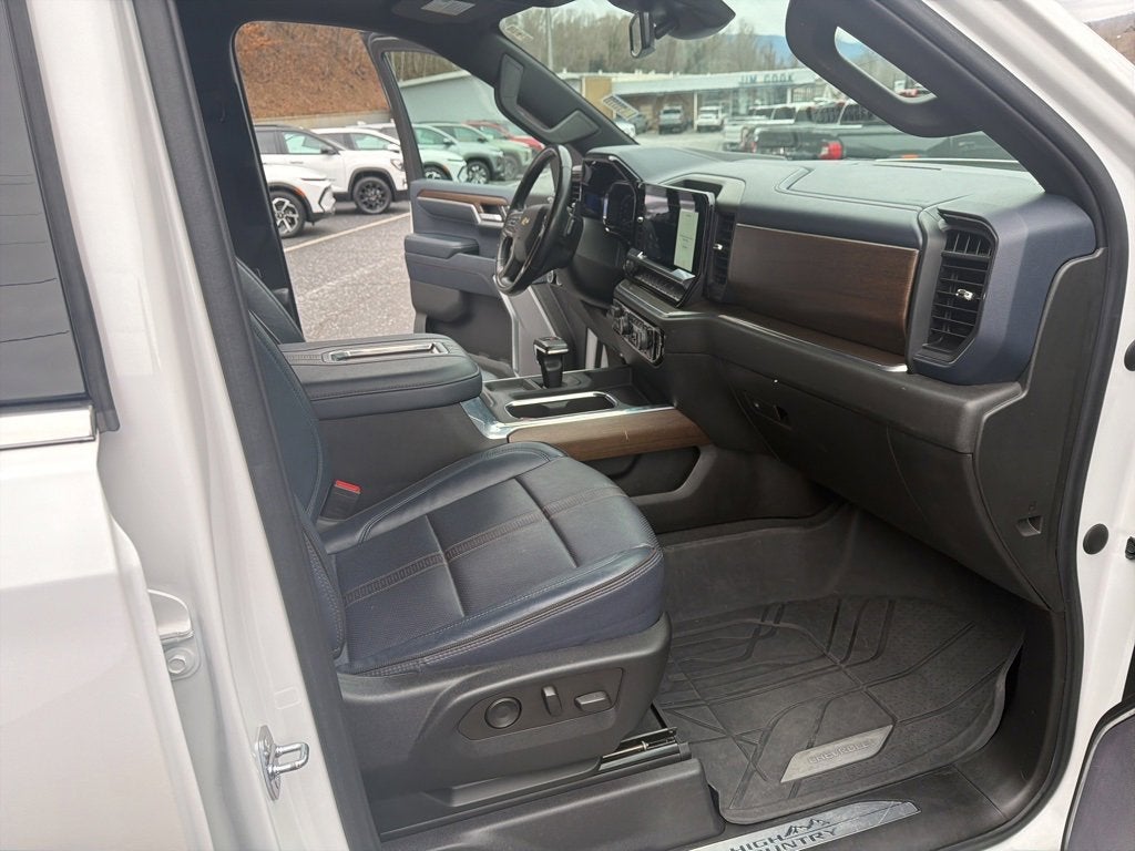 2022 Chevrolet Silverado 1500 High Country