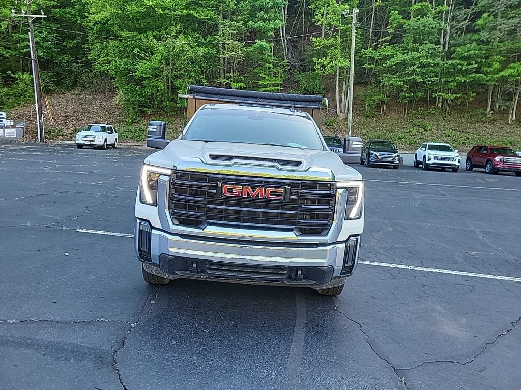 2024 GMC Sierra 3500 HD Chassis Cab Pro