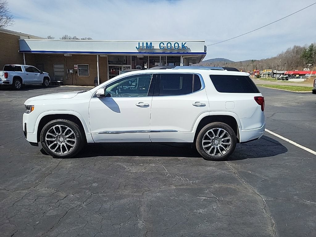 2023 GMC Acadia Denali