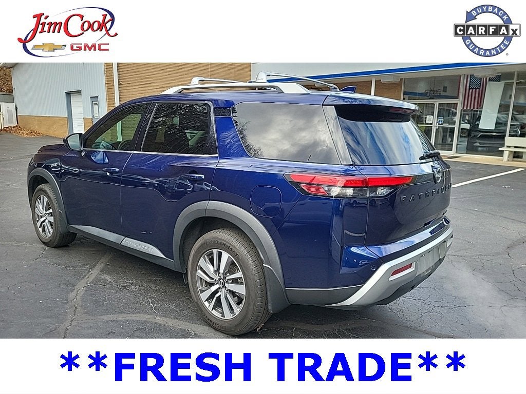 2023 Nissan Pathfinder SL 4WD