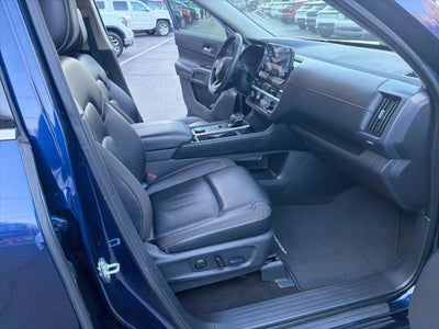 2023 Nissan Pathfinder SL 4WD