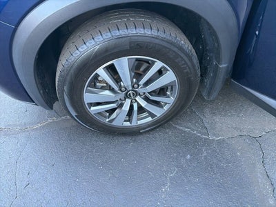 2023 Nissan Pathfinder SL 4WD