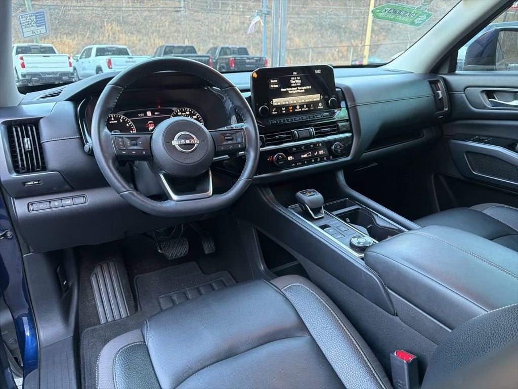 2023 Nissan Pathfinder SL 4WD