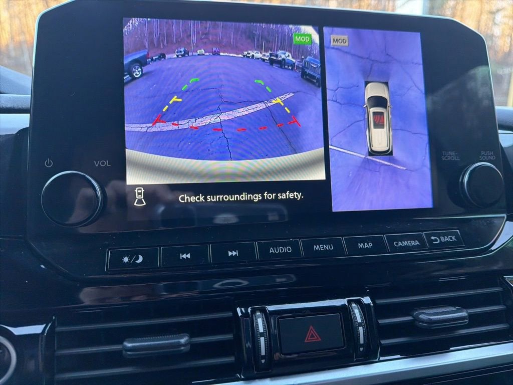 2023 Nissan Pathfinder SL 4WD