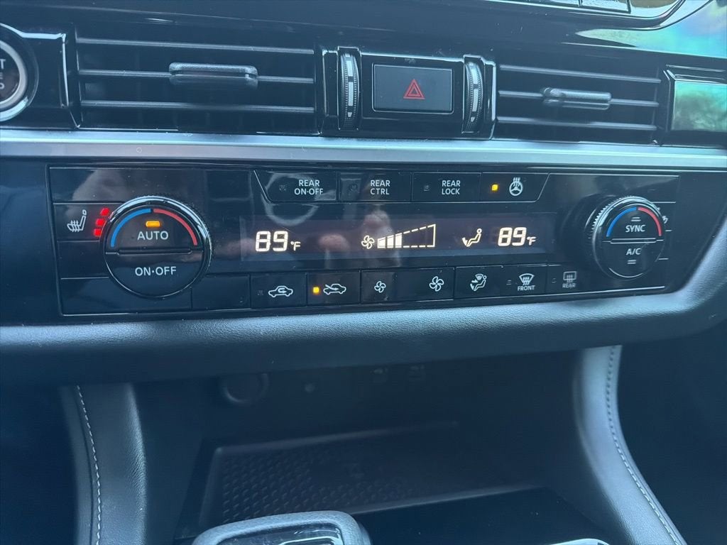 2023 Nissan Pathfinder SL 4WD