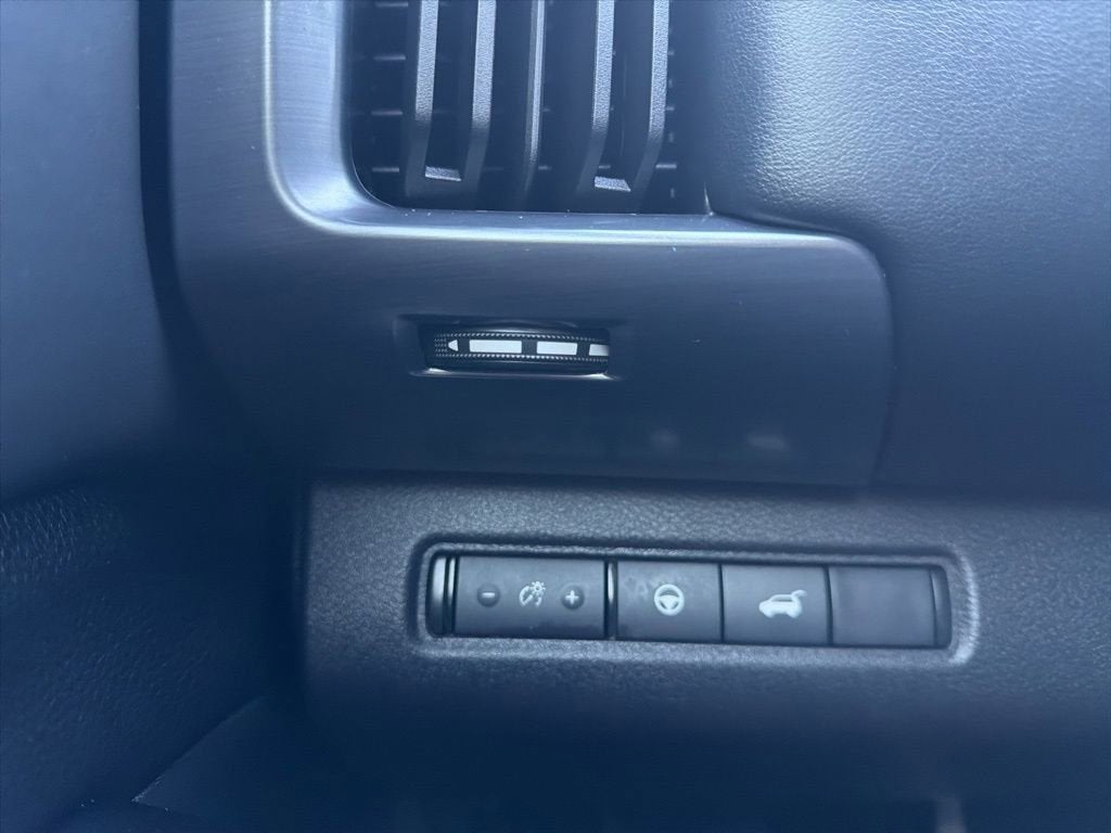 2023 Nissan Pathfinder SL 4WD