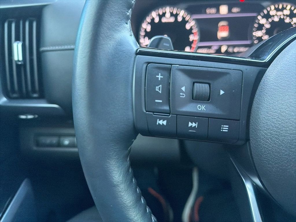 2023 Nissan Pathfinder SL 4WD