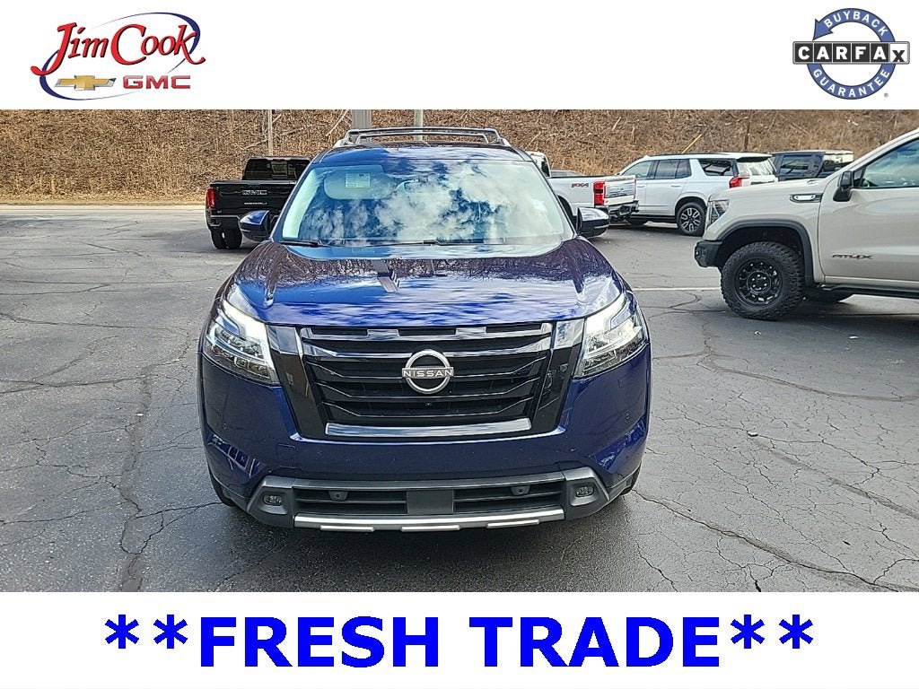 2023 Nissan Pathfinder SL 4WD