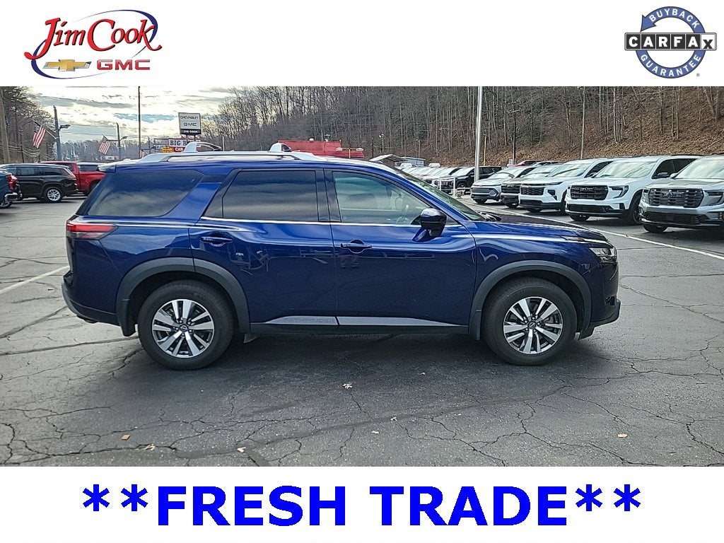 2023 Nissan Pathfinder SL 4WD