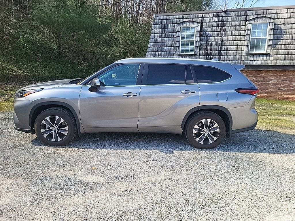2025 Toyota Highlander XLE