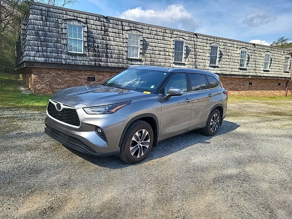 2025 Toyota Highlander XLE