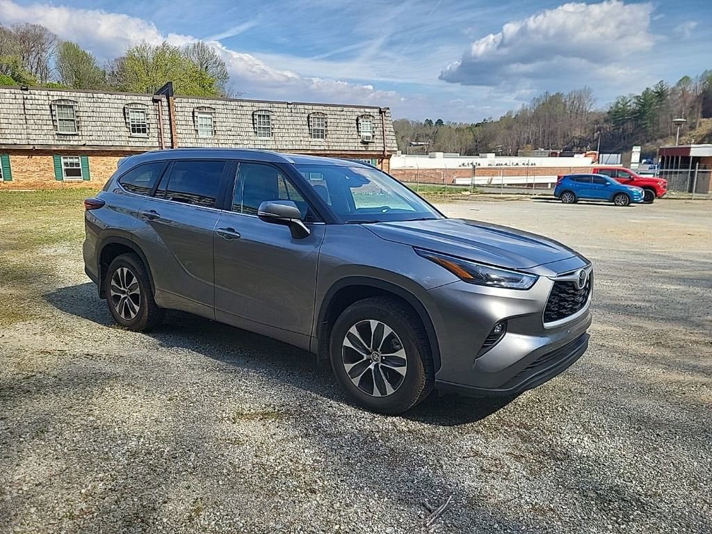 2025 Toyota Highlander XLE