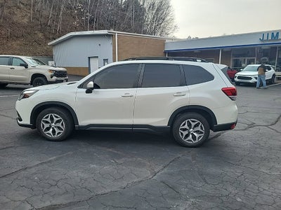 2023 Subaru Forester Premium
