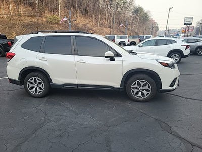 2023 Subaru Forester Premium