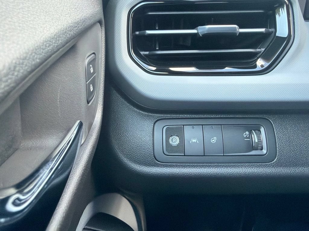 2027 Chevrolet Bolt RS - Photo 20