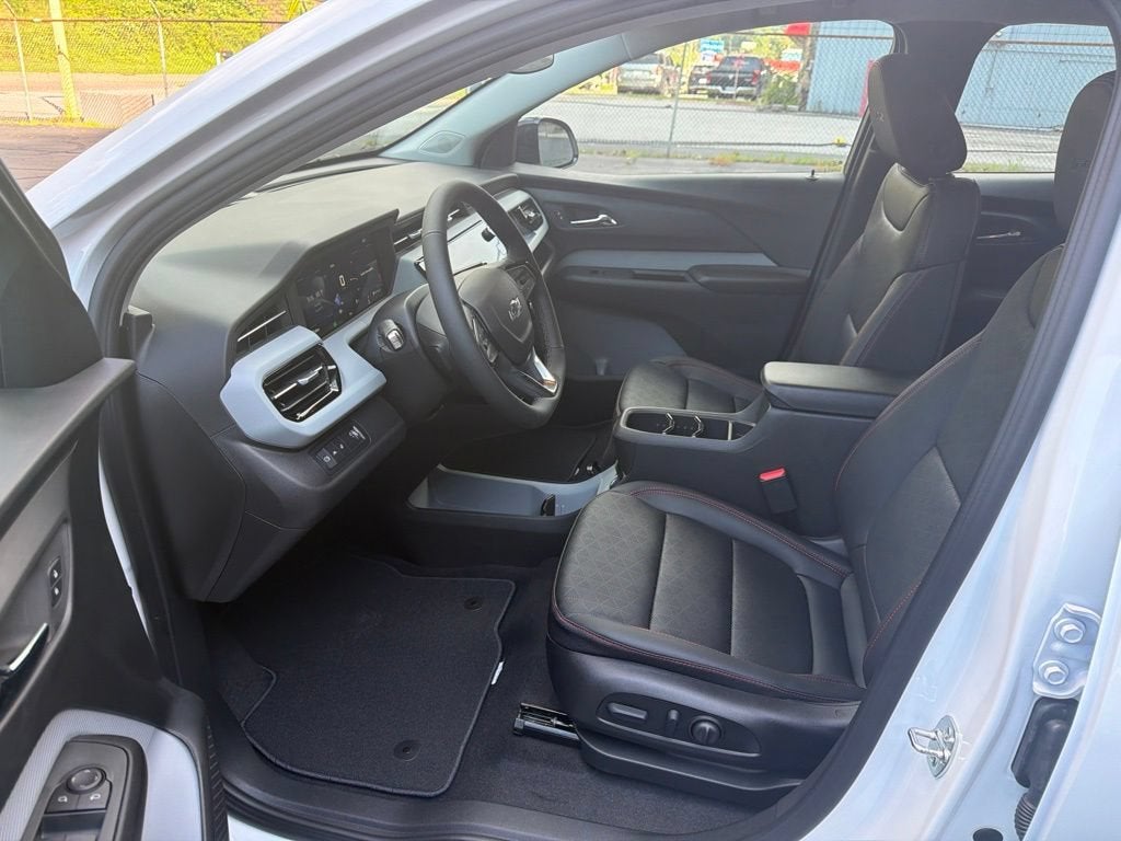 2027 Chevrolet Bolt RS - Photo 9