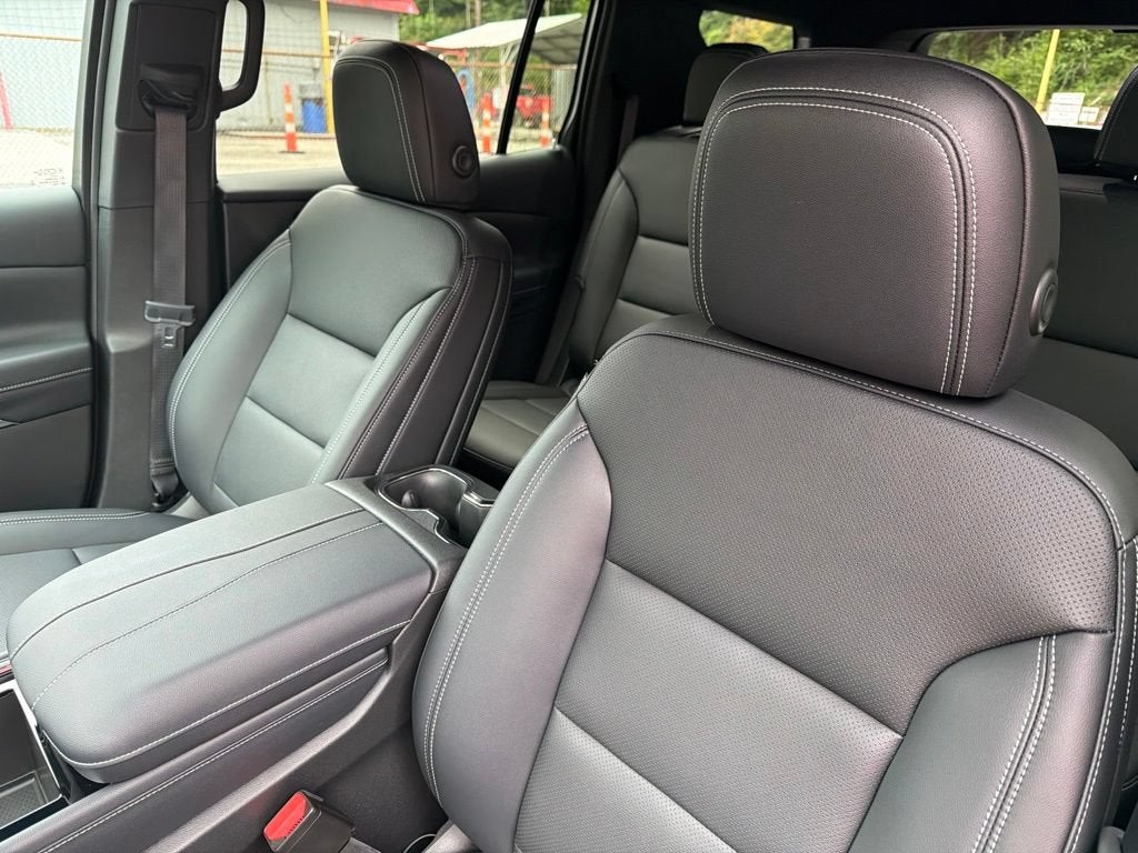 2027 Chevrolet Traverse LT - Photo 10