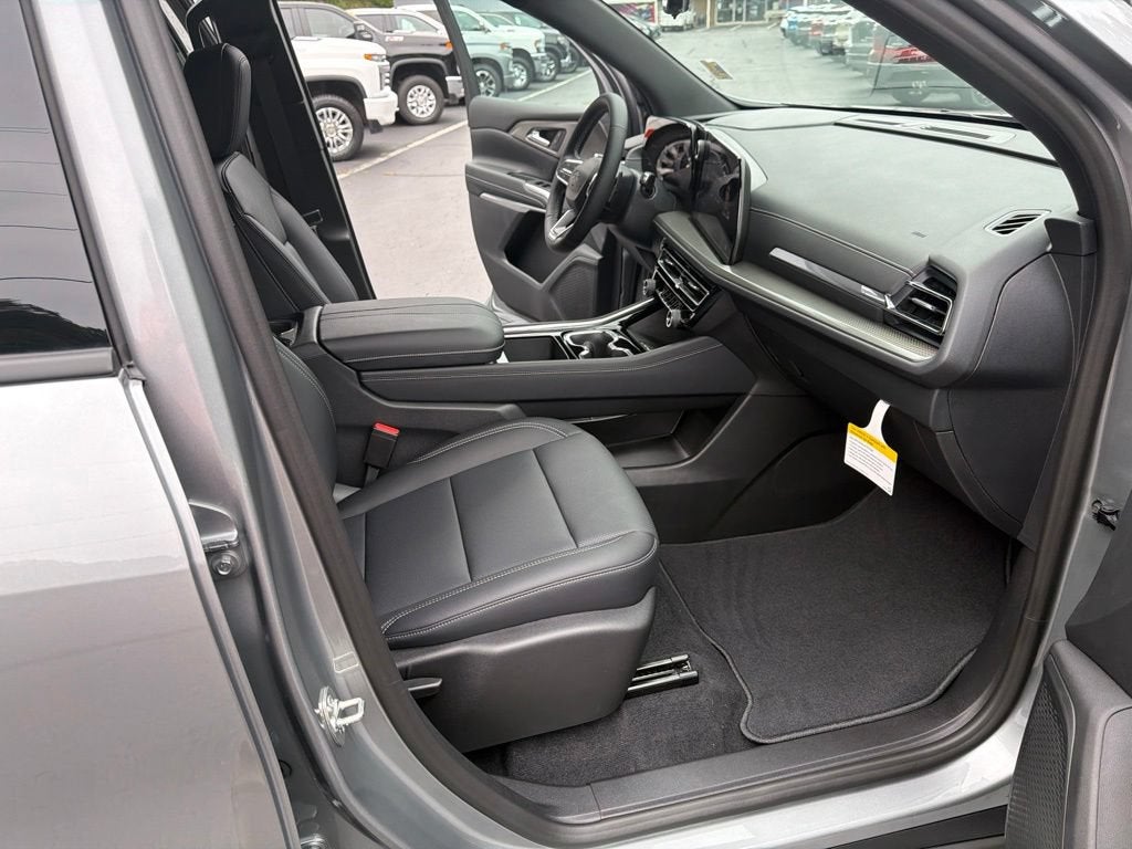2027 Chevrolet Traverse LT - Photo 15