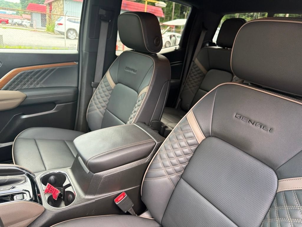 2025 GMC Canyon Denali