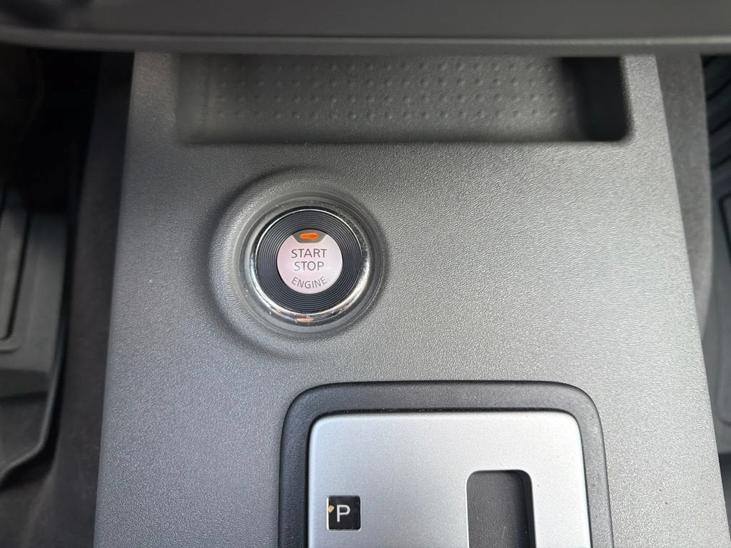2021 Nissan Frontier Crew Cab SV 4x4