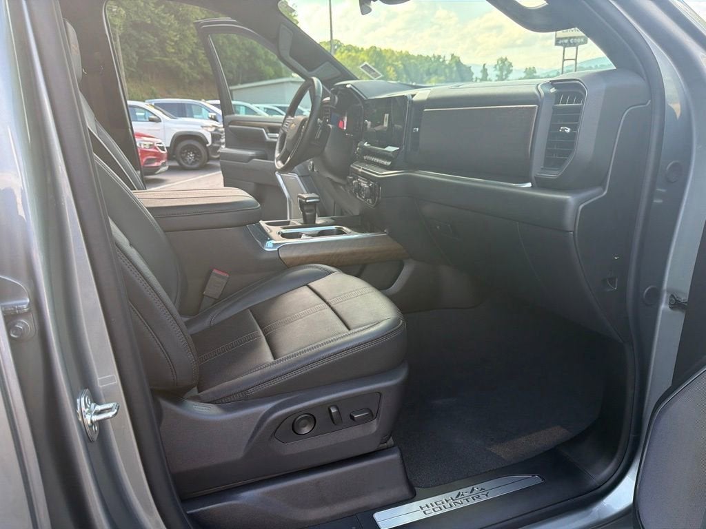 2026 Chevrolet Silverado 1500 High Country - Photo 17
