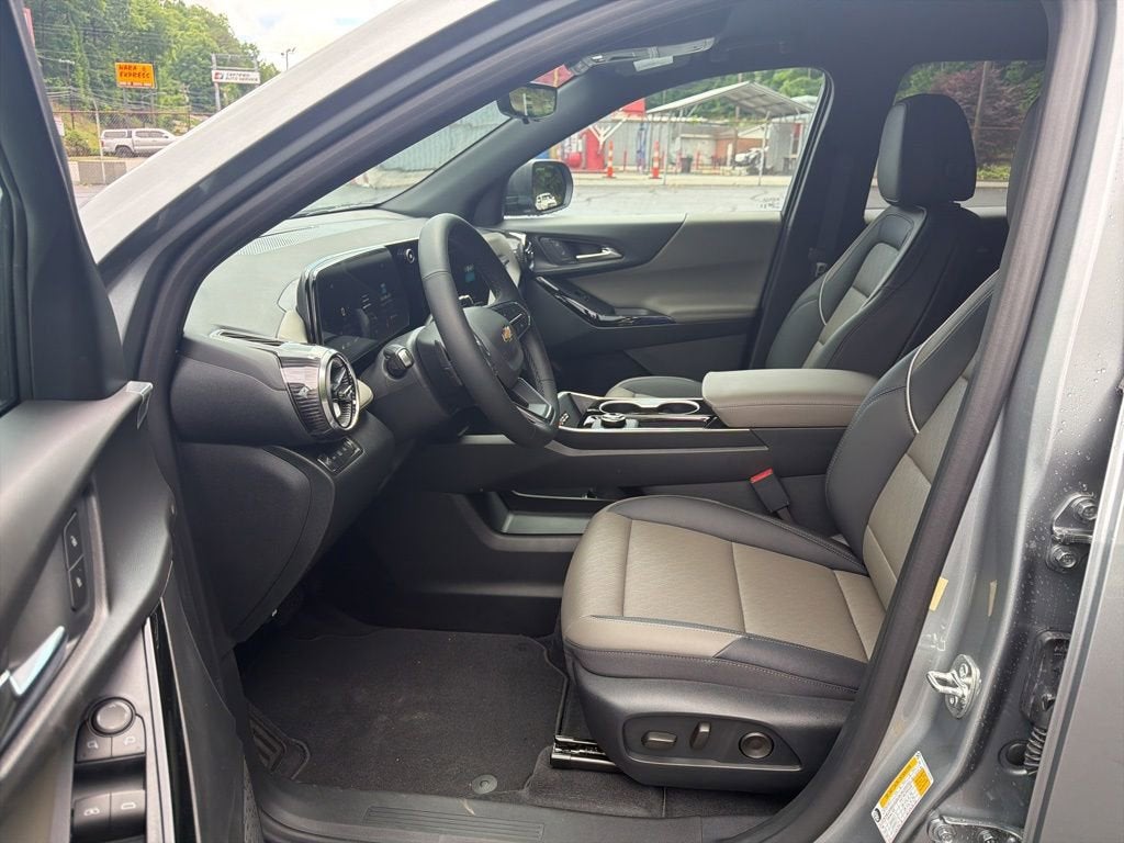 2026 Chevrolet Equinox LT - Photo 9